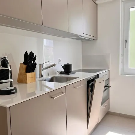 Studio With Balcony And Modern Amenities 202 House 16 شقة